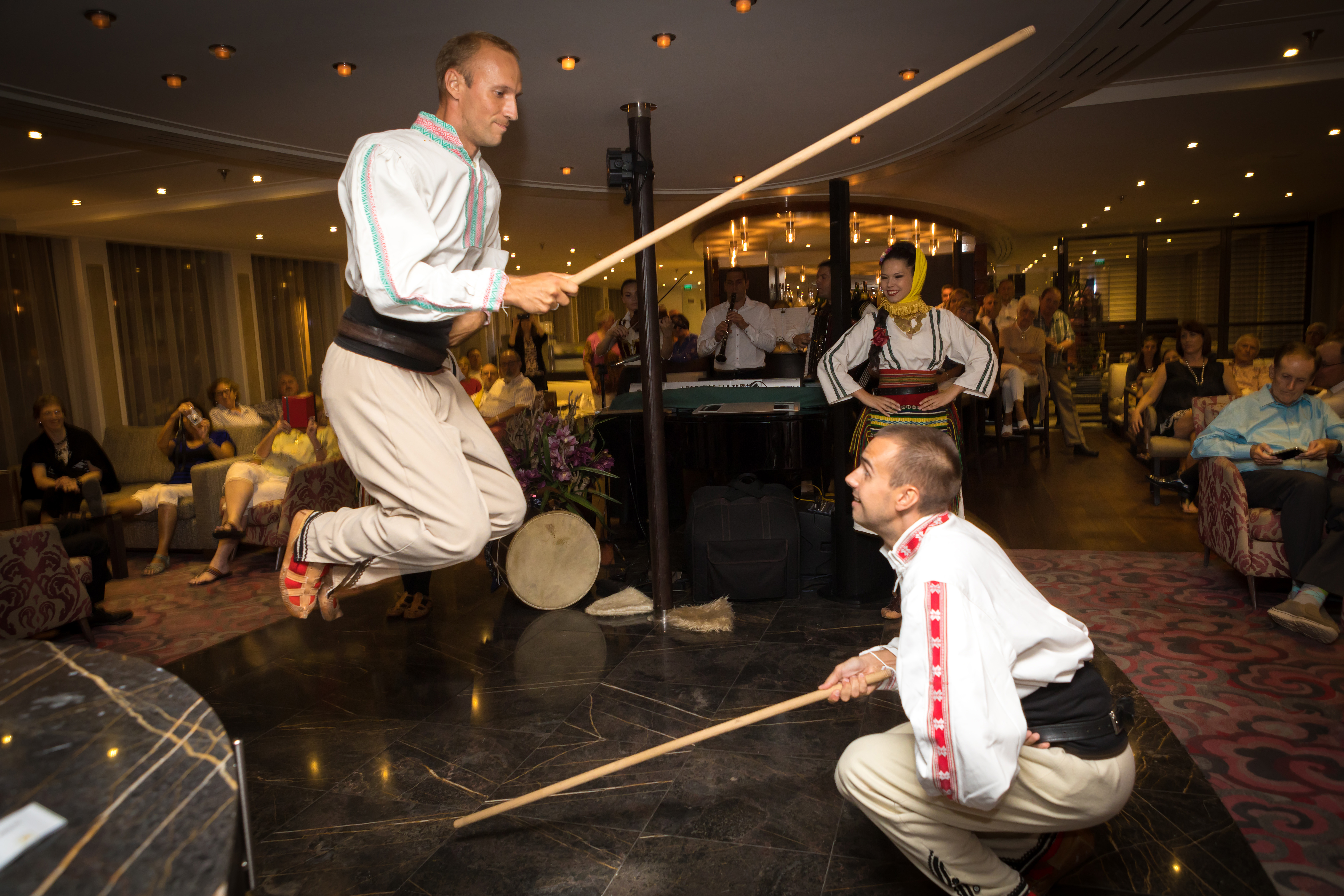 AmaSerena - Onboard Entertainment